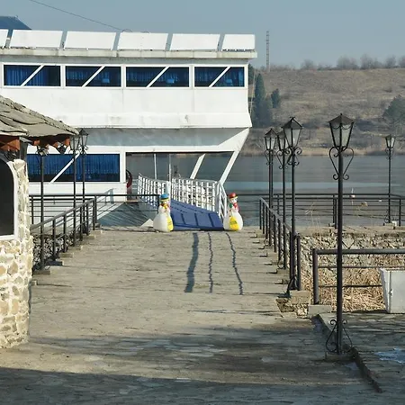 Brod Panini Botel