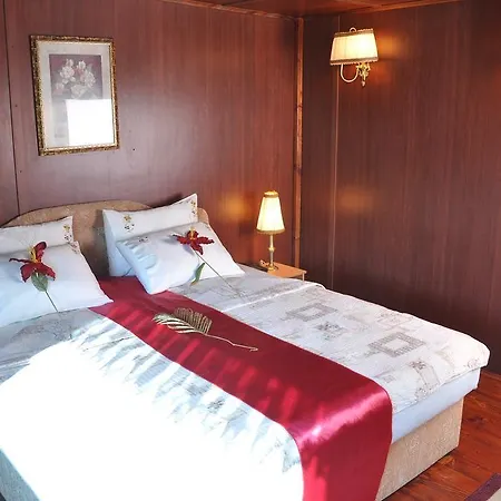 Botel Brod Panini Veles